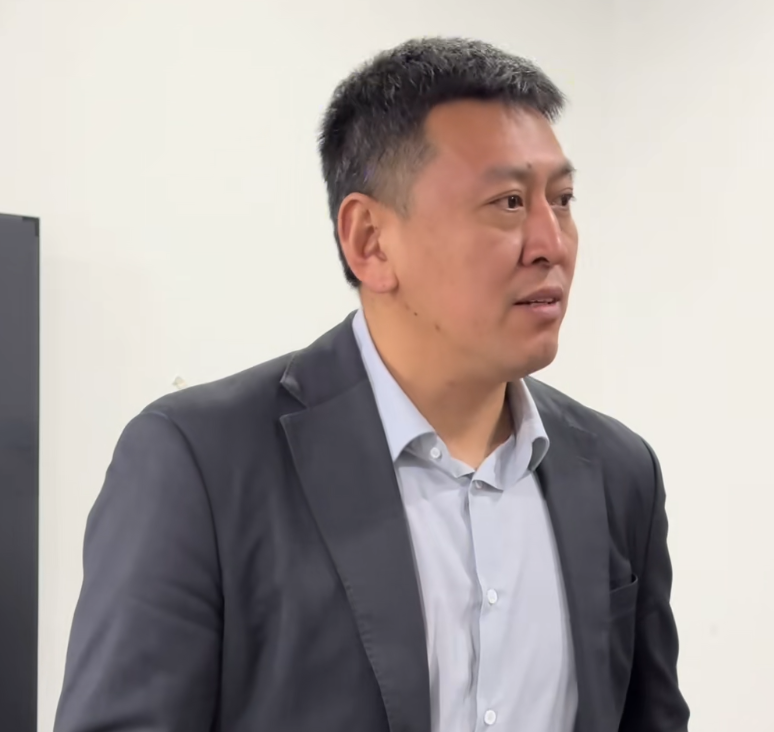 九游官网-胜新疆更衣室！王世龙强调防守与反击，点出求胜欲，无金链子环节