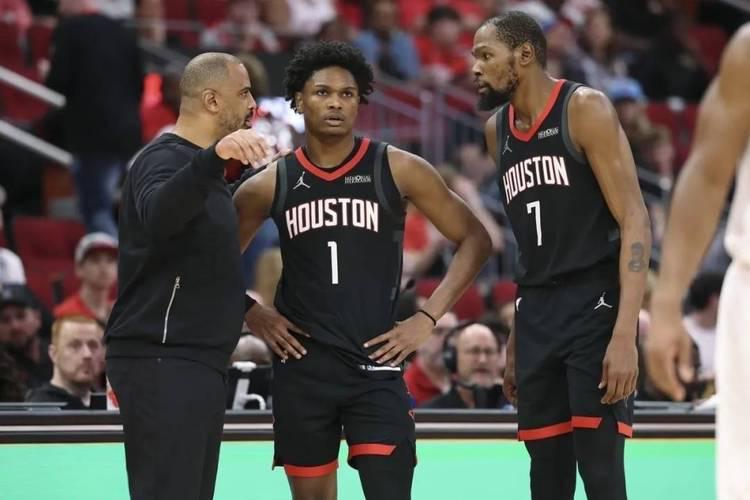 九游体育-火箭惨败黄蜂，抢板投二次战术已破产！杜兰特一个人救不了他们