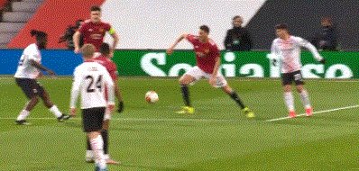 1615494071164011619.gif 九游-【欧联杯】B费助攻 凯尔补时绝平 曼联1比1平AC米兰